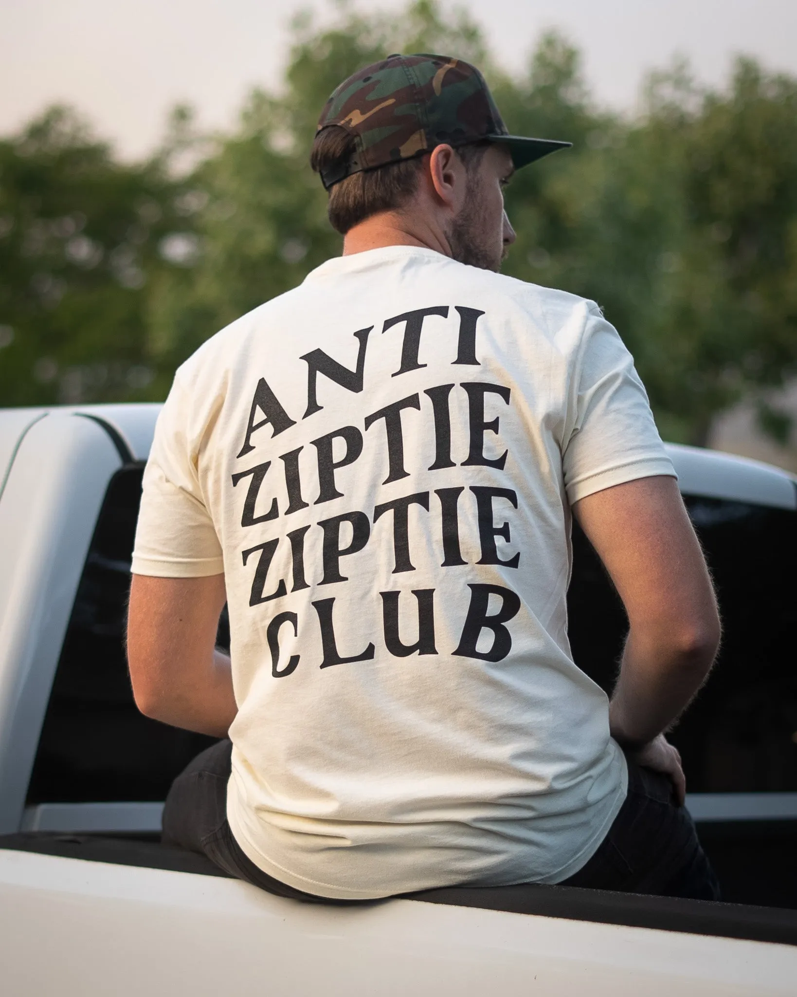 ANTI ZIPTIE ZIPTIE CLUB : PREMIUM T-SHIRT : BONE WHITE