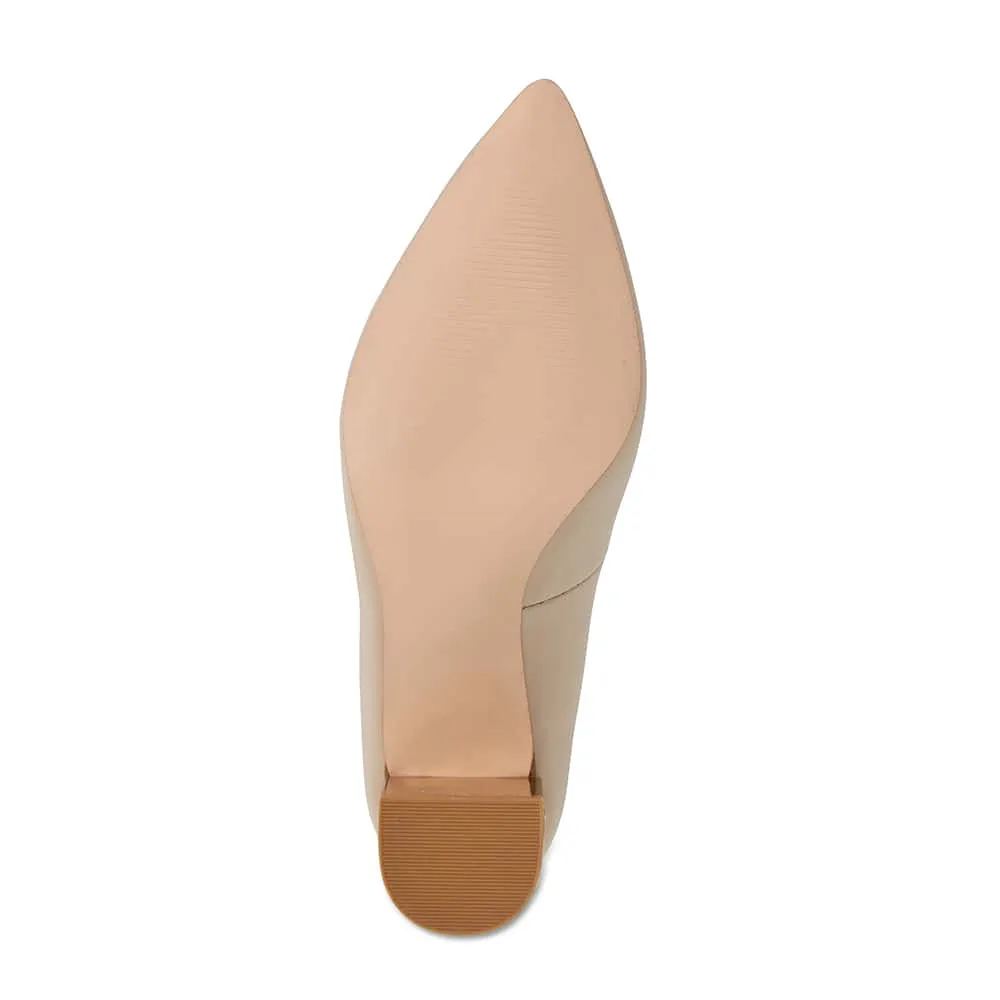 Bonnie Heel in Nude Leather