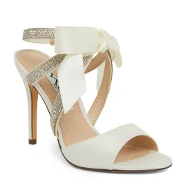 Claudia Heel in Ivory