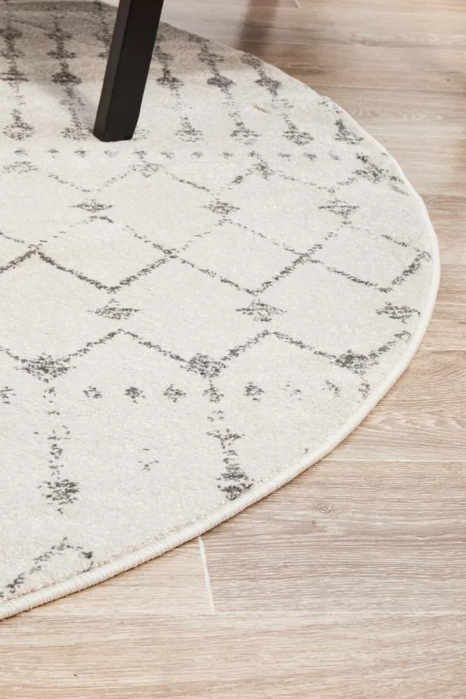 Monochrome Trellis Silver Round Rug