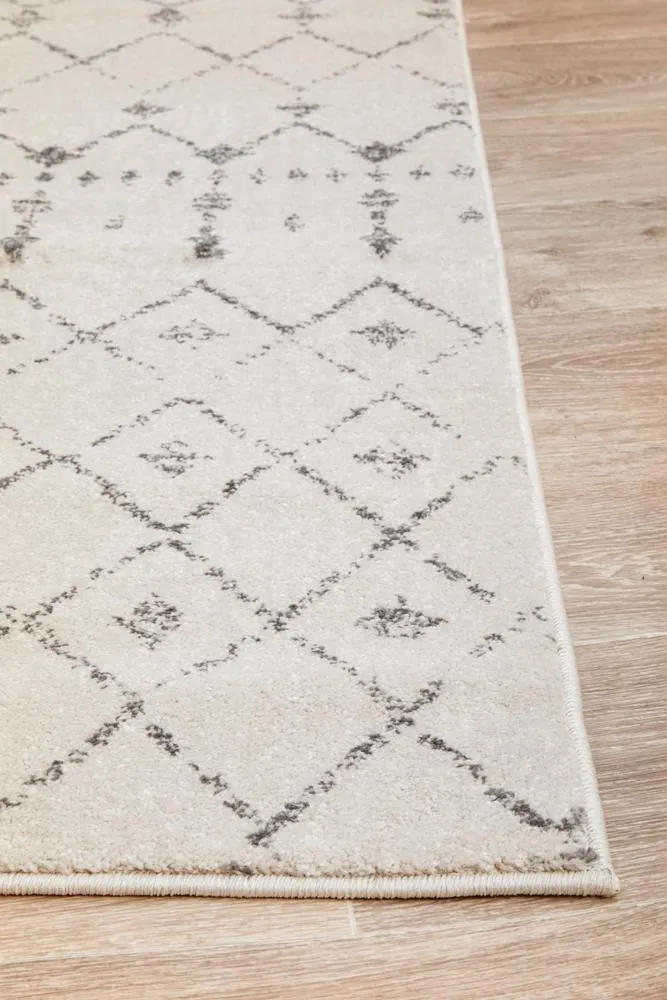 Monochrome Trellis Silver Rug